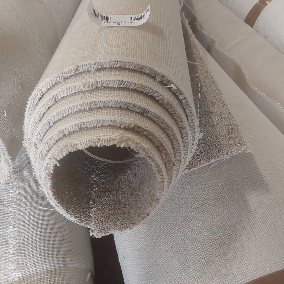 ROLL OF QUALITY DIMENSION BERBER CARPET - APPROXIMATELY 5 x 3.25m