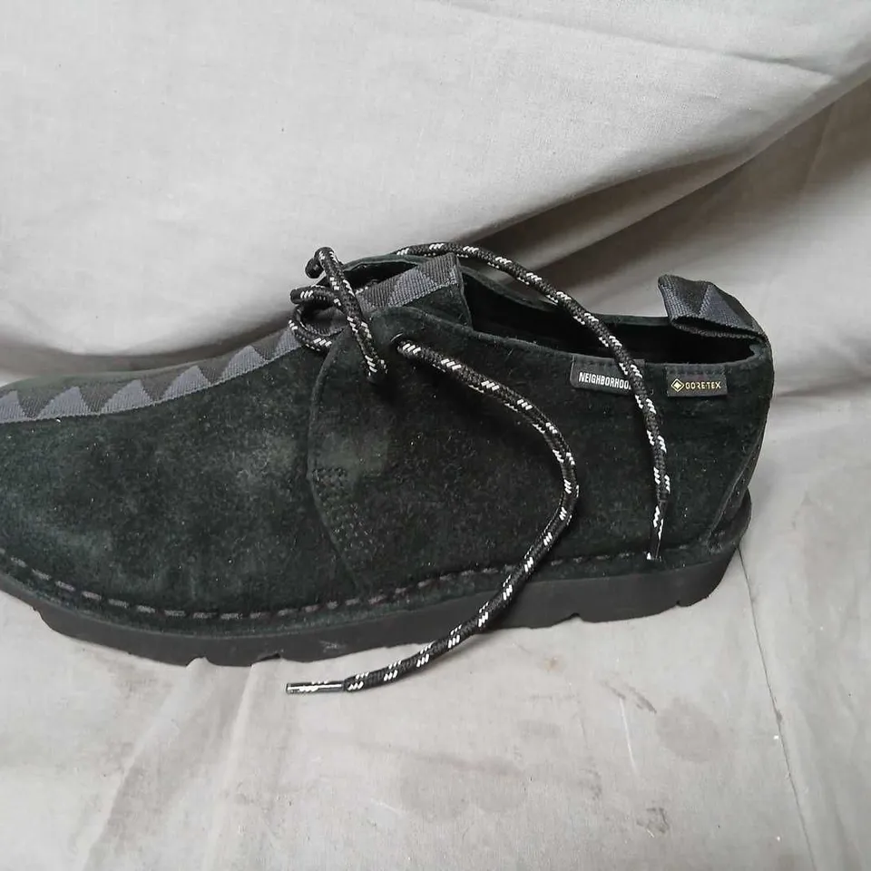 CLARKS ORIGINALS DESERT TREK GTX BOOTS – BLACK/GREEN, UK 9.5 (US 10.5) GORE-TEX