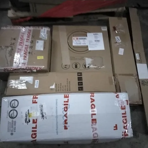 PALLET OF ASSORTED ITEMS INCLUDING RECCI BEDDING, UMI WALL MIRROR, STANDING LAMP, DINGLILIGHTING MODERN LED FLOOR LAMP, ELEGANT LED MIRROR, DAYSTAR ORANGE BIRD