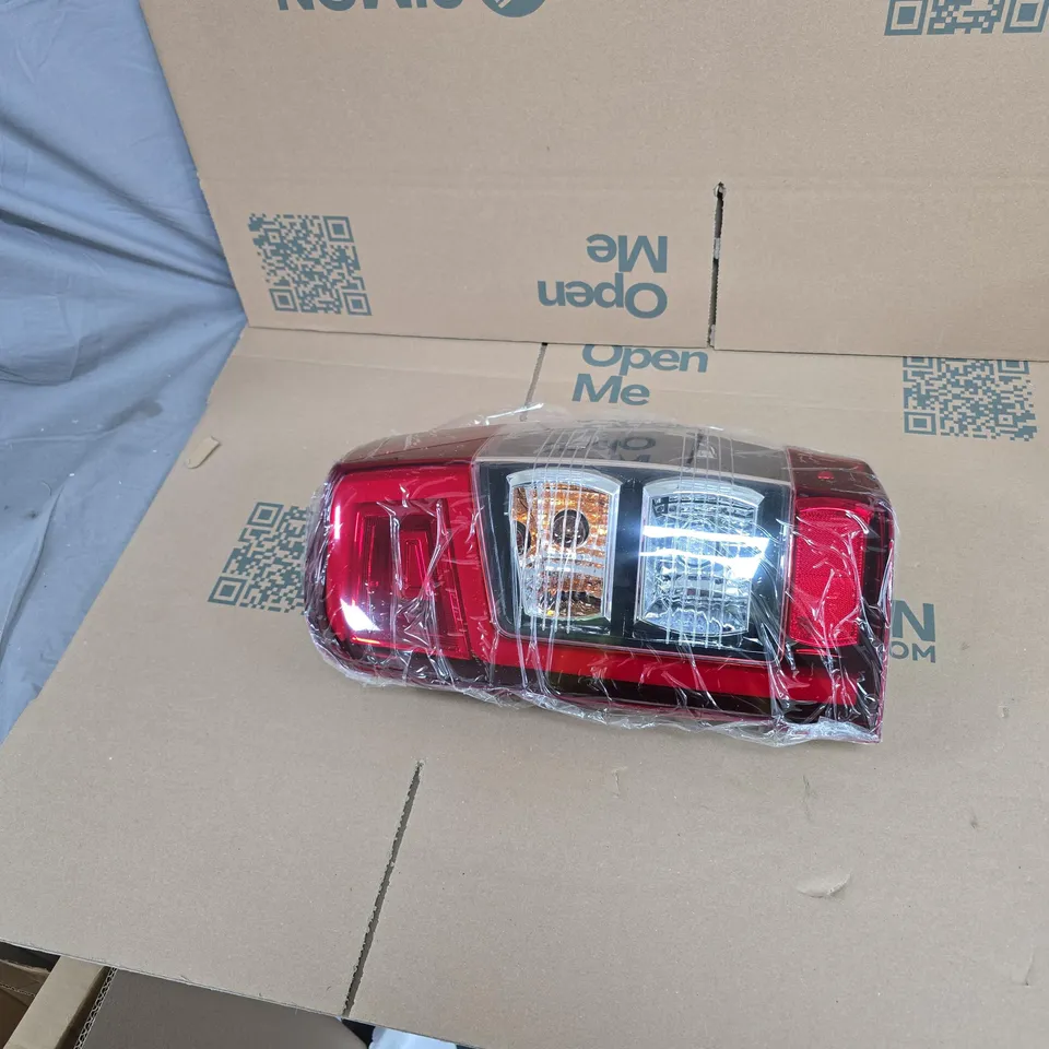 REAR TAIL LIGHT ASSEMBLY – RED/CLEAR LENS, 12V