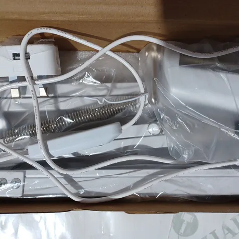 BOXED SKYLEO DESK LAMP