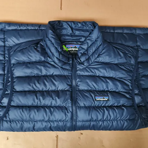 PATAGONIA MEN'S ZIP UP SLEEVELESS GILET IN NAVY SIZE XL