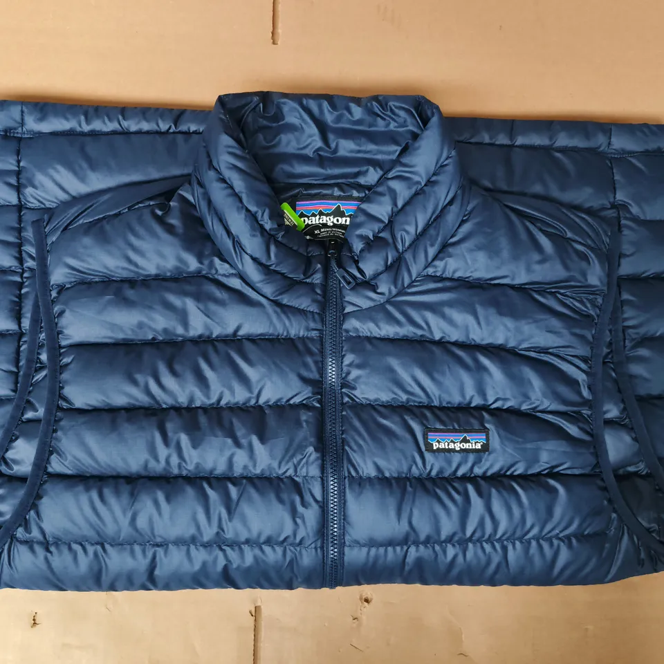 PATAGONIA MEN'S ZIP UP SLEEVELESS GILET IN NAVY SIZE XL