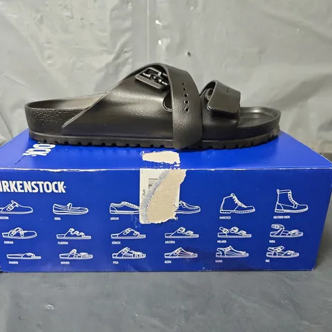 BIRKENSTOCK BUCKLE SANDALS - BLACK - SIZE 9.5