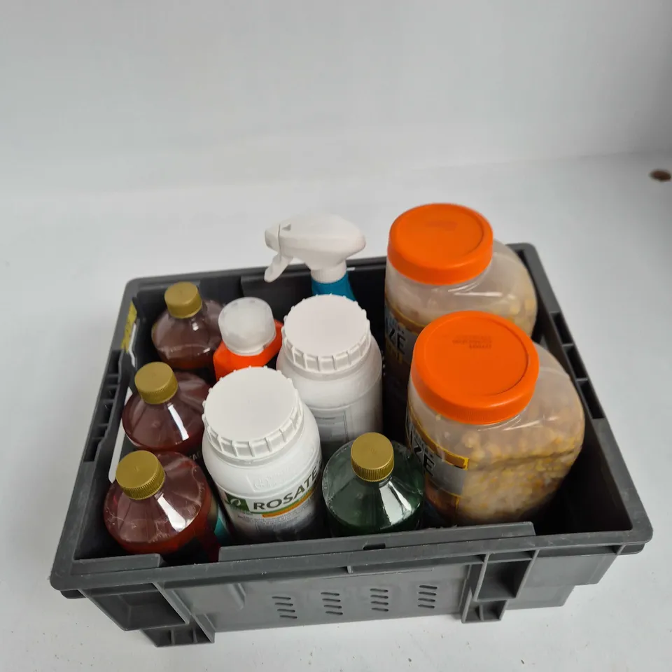 tote of approximately 10 assorted items including fabulosa bathroom cleaner, fabulosa kitchen cleaner and rosate herbicide