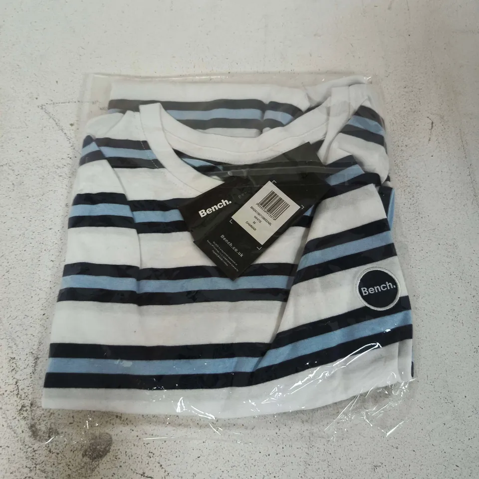 BAGGED BENCH DAMMAR STRIPED CREWNECK TEE IN WHITE//BLUE - MEDIUM