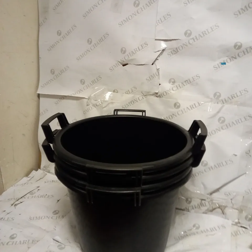 PACK OF 4 HEAVY DUTY 30L PLANTER POTS WITH HANDLES RRP £20