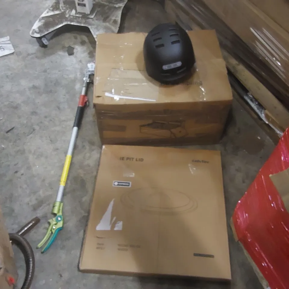PALLET OF ASSORTED HOUSEHOLD GOODS AND PRODUCTS TO INCLUDE: FIRE PIT LID, ELECTRIC FRYER, HELMET, GARDEN TOOLS, RUG ECT
