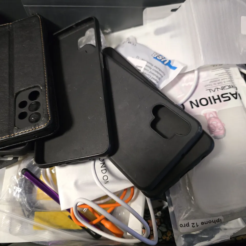 APPROXIMATELY 16 ASSORTED ITEMS TO INCLUDE -JOBY TRIPOD , PHONE CASES ,  USB-C TO USB-C CABLE ETC