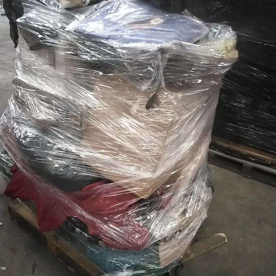 PALLET CONTAINING A LARGE QUANTITY OF ASSORTED HOUSEHOLD GOODS WHICH INCLUDE; MEMORY FOAM MATTRESS, SUITCASES, TARPAULIN, CAMPING CHAIRS ETC