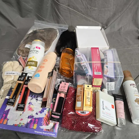 APPROXIMATELY 20 ASSORTED HEALTH & BEAUTY PRODUCTS TO INCLUDE - PANTENE SHAMPOO - ELF BRONZING DROPS - L'OREAL PRIMER - ETC