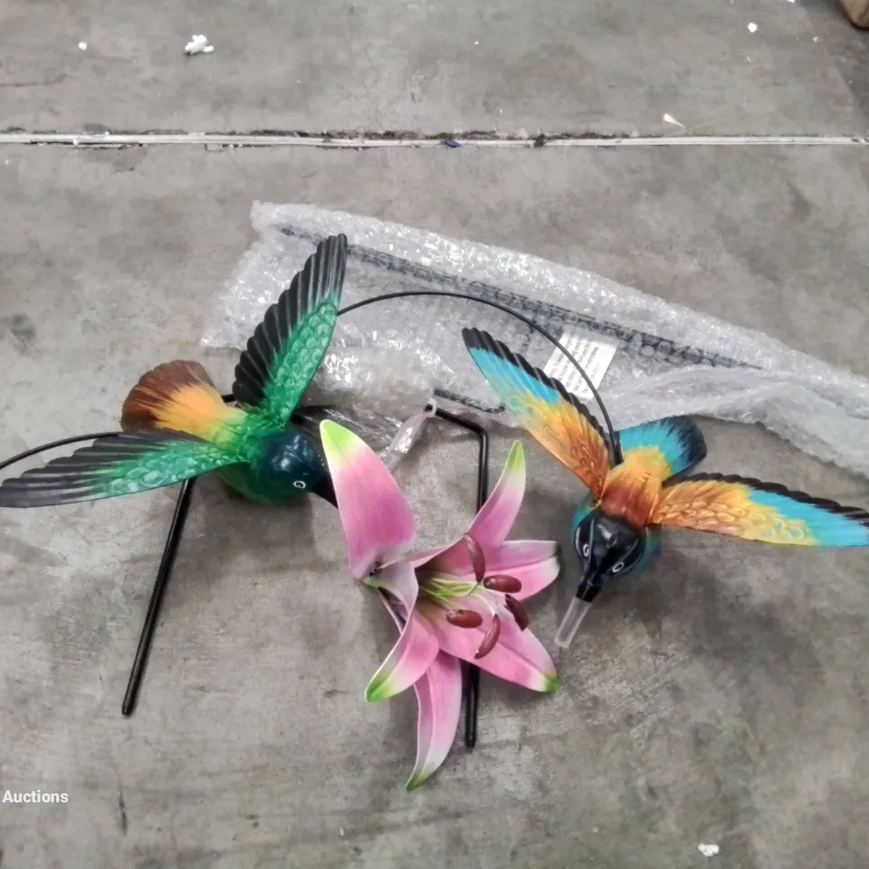 BOXED HOME2GARDEN HUMMINGBIRD WINDSPINNER