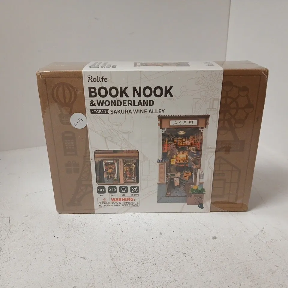BOXED AND SEALED ROLIFE BOOK NOOK & WONDERLAND TGB11 SAKURA WINE ALLEY