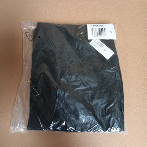 BAGGED ROMAN BENGALINE SHORTS IN BLACK - SIZE 18