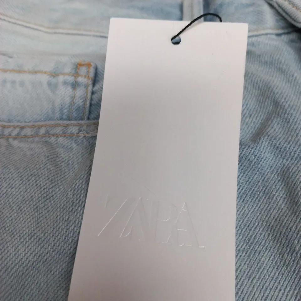 ZARA WOMEN'S LIGHT WASH DENIM JEANS, EU 38 / UK 10