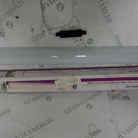 230V IP44 15W LED LIGHT WITH PULL CORD