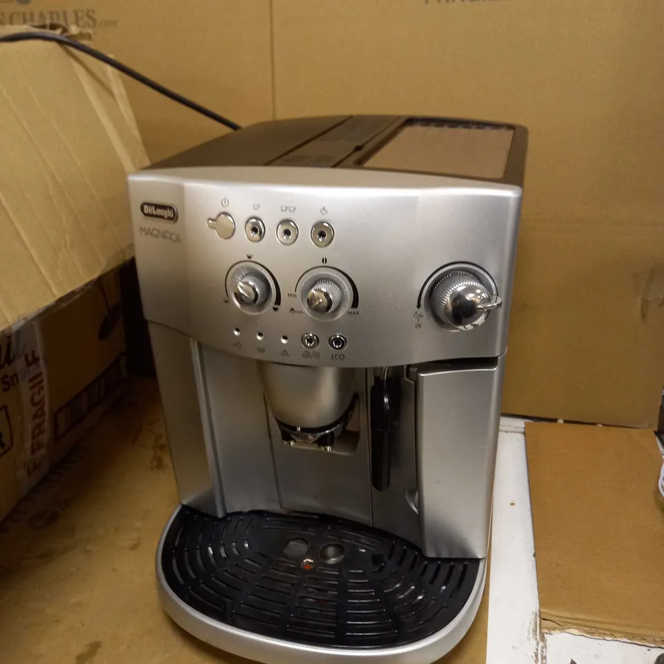 DEHLONGHI MAGNIFICA BEAN TO CUP COFFEE MAKER 