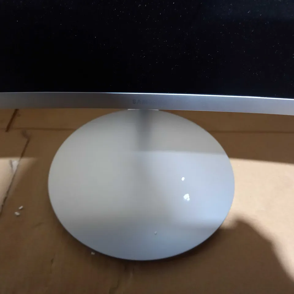 BOXED QLED CURVED MONITOR