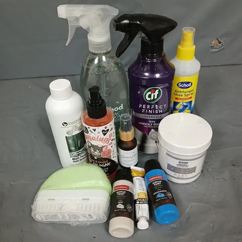 APPROXIMATELY 10 HOUSEHOLD ITEMS TO INCLUDE METHOD ANTI-BAC BATHROOM CLEANER, BUGALUGS CAT COLOGNE, CIF LIMESCALE REMOVER, ETC - COLLECTION ONLY