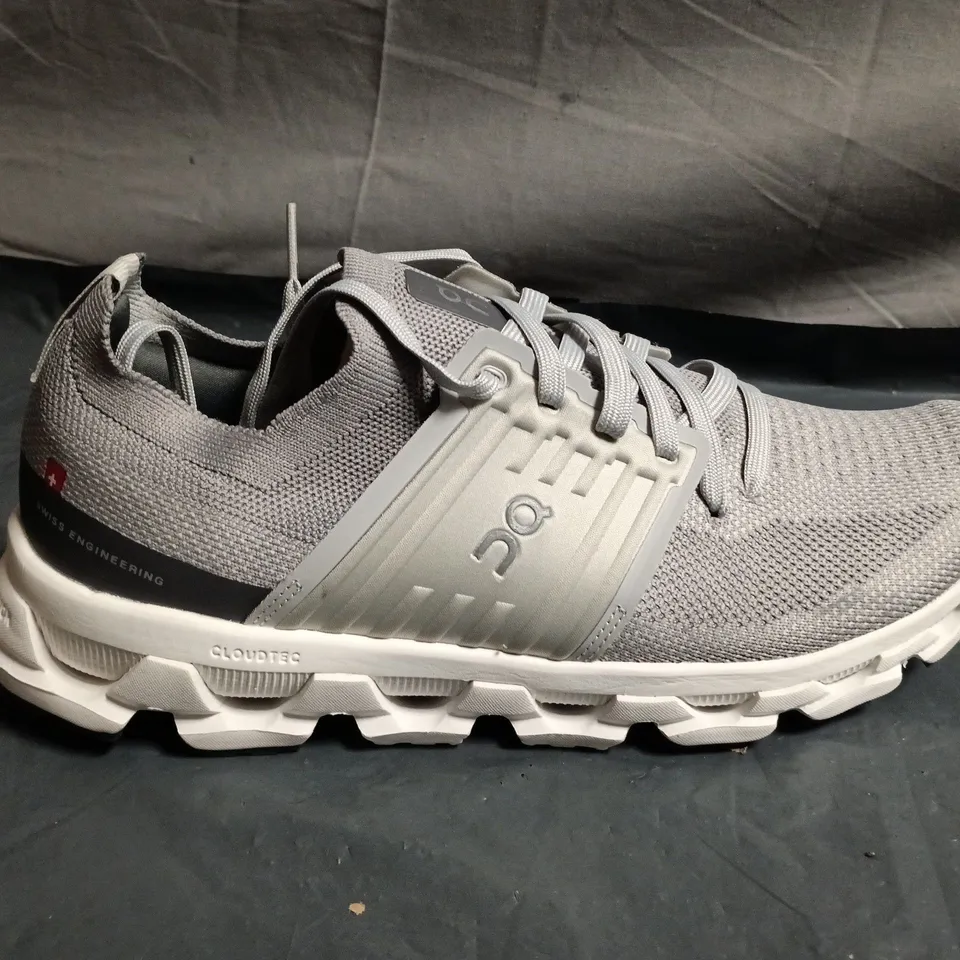 ON RUNNING GREY KNIT TRAINERS – CLOUDTEC OUTSOLE- SIZE UNSPECIFIED