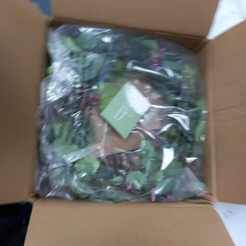 BOXED SARA DAVIES EUCALYPTUS AND BERRY PRE LIT GARLAND