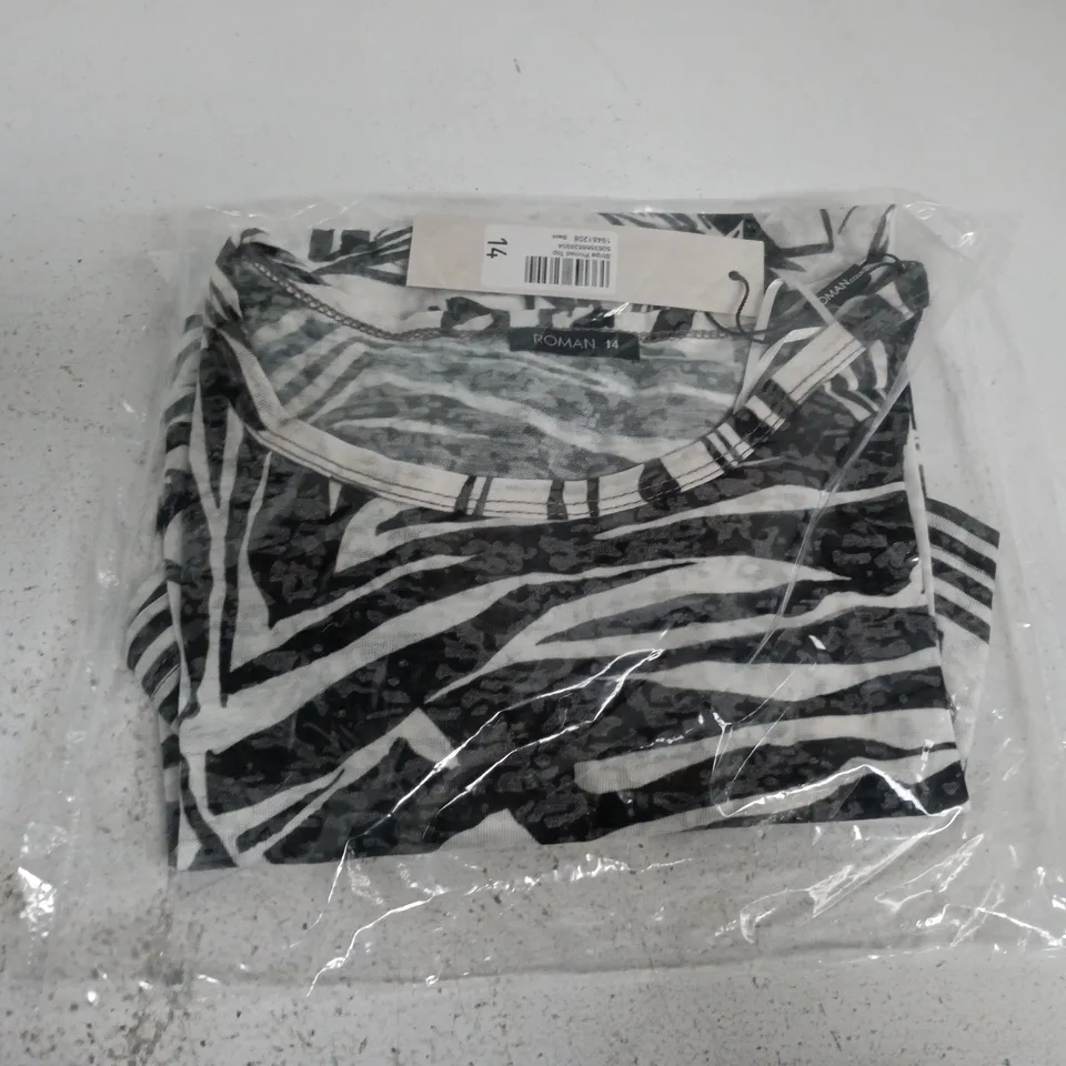 BAGGED ROMAN STRIPE PRINTED TOP IN BLACK/WHITE - SIZE 14