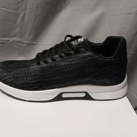 CONZURI BLACK KNIT SNEAKERS – MEN'S UK 10 (EU 45) – PAIR