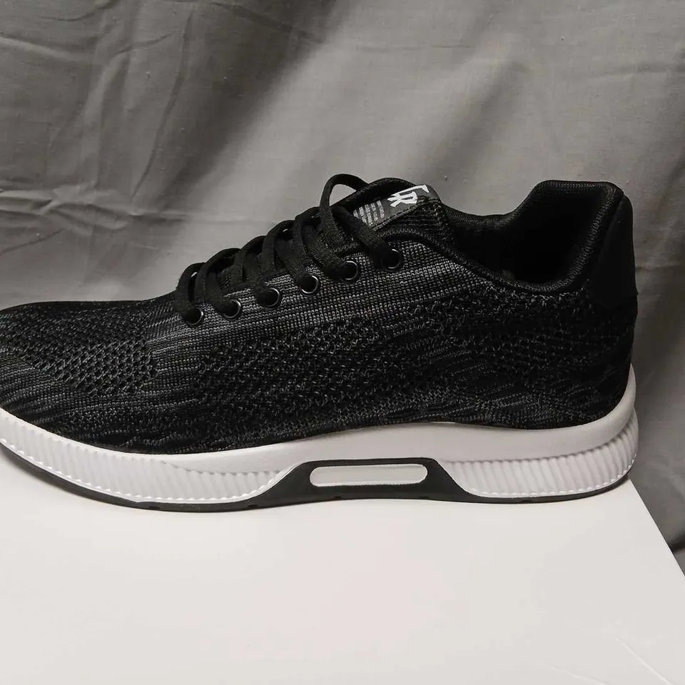 CONZURI BLACK KNIT SNEAKERS – MEN'S UK 10 (EU 45) – PAIR