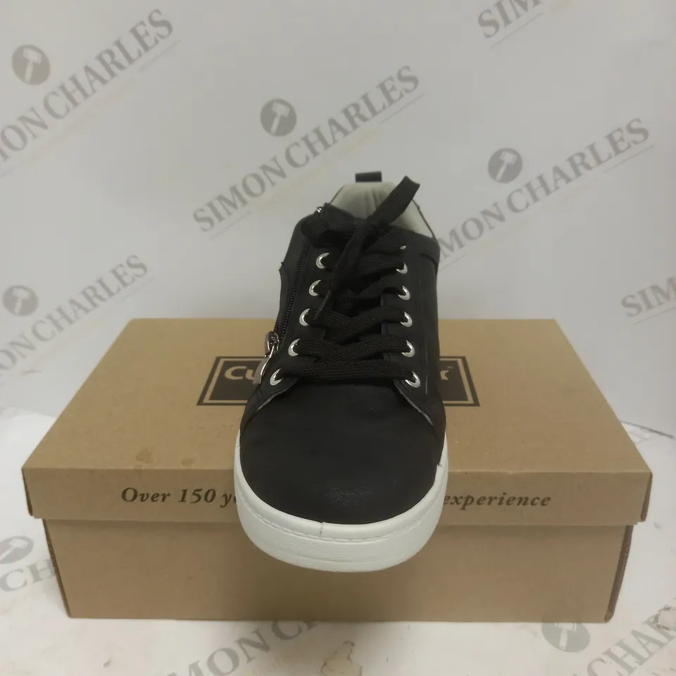 BOXED CUSHION WALK BLACK & WHITE TRAINERS - SIZE 7