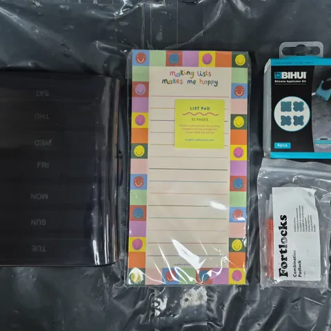 APPROXIMATELY 10 ASSORTED HOUSEHOLD ITEMS TO INCLUDE COMBINATION PADLOCK, LIST PAD, ETC