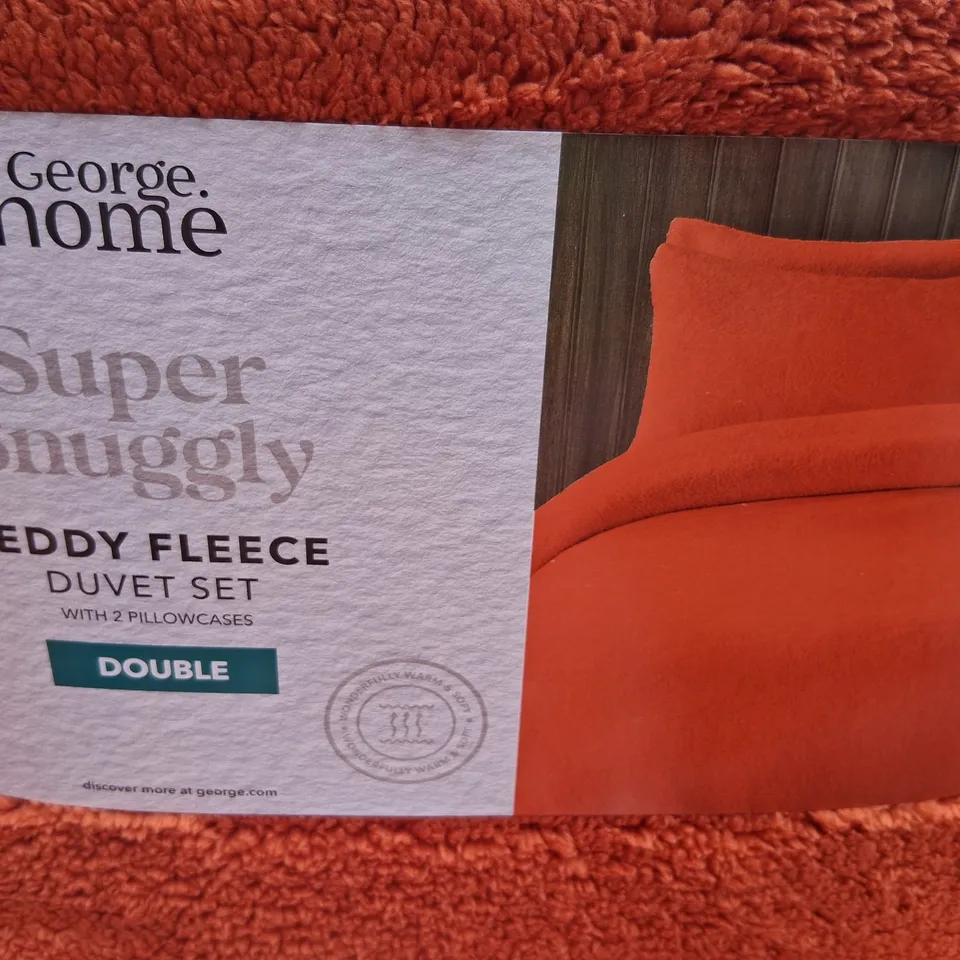 EIGHT BRAND NEW SUPER SNUGGLY TEDDY FLEECE DUVET SETS WITH TWO PILLOW CASES DOUBLE