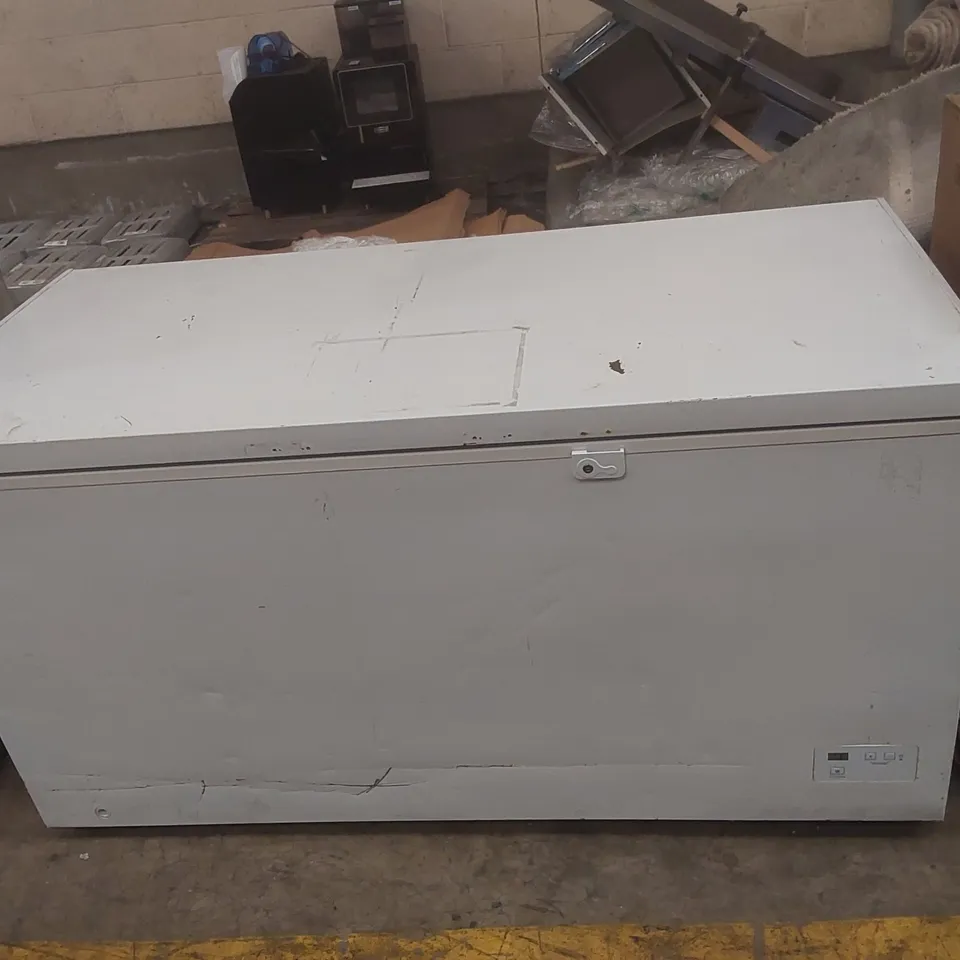 HUSKY F500-SD-UK-XG COMMERCIAL CHEST FREEZER