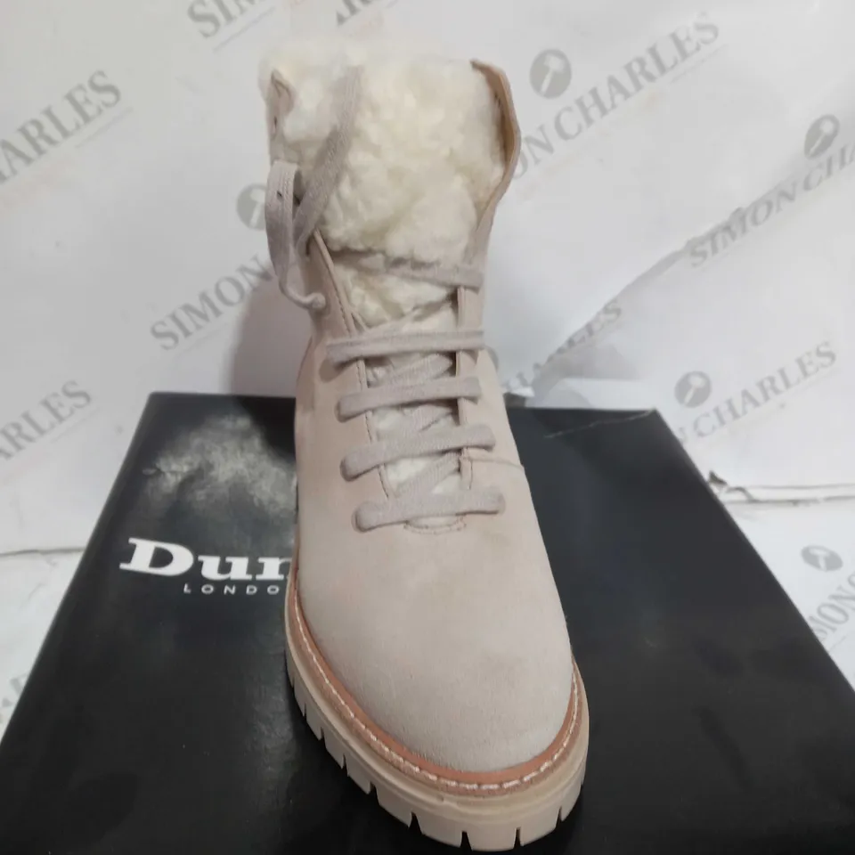 BOXED PAIR OF DUNE LONDON NATURAL-SUEDE SIZE 5 LACEUP BOOT 
