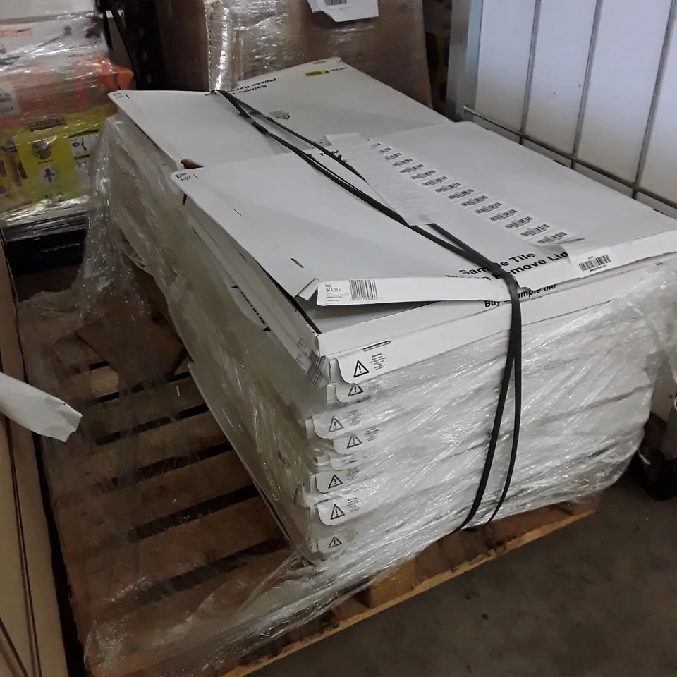 PALLET OF APPROXIMATELY 32 BOXES EACH CONTAINING 3 600×600MM BIANCO WHITE MARBLE FLOOR TILES