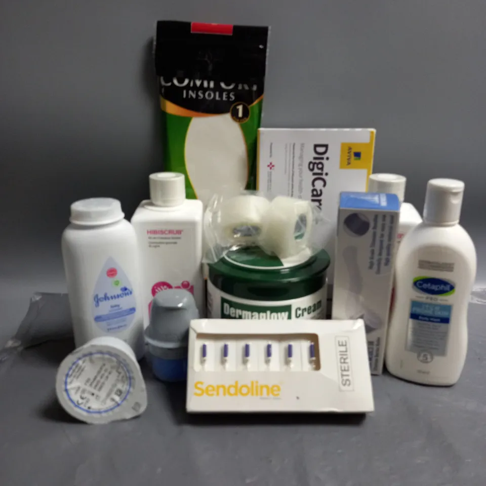 LOT OF APPROX 10 ASSORTED HEALTH AND BEAUTY ITEMS TO INCLUDE HIBISCRUB (500ML), DERMAGLOW CREAM (500G), CETAPHIL PRO ITCH PRONE SKIN BODY WASH (295ML), ETC. 