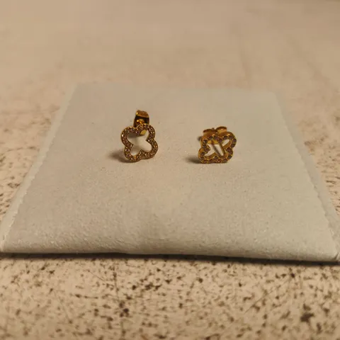 D.LOUISE CZ CLOVER STUDS