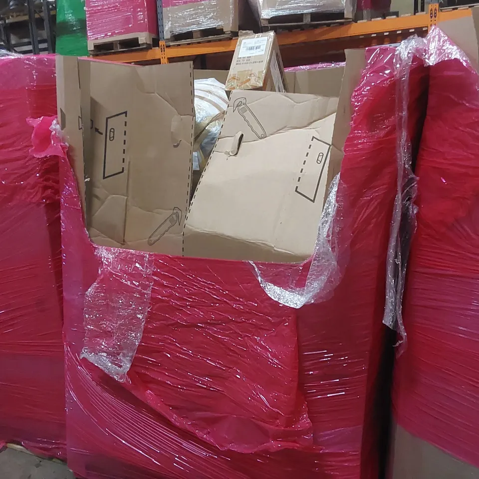 PALLET OF ASSORTED ITEMS INCLUDING: HD MONITORS, WOODEN DOLL HOUSE, MATTRESS/TOPPER (UNSPECIFIED), SHELVES ECT