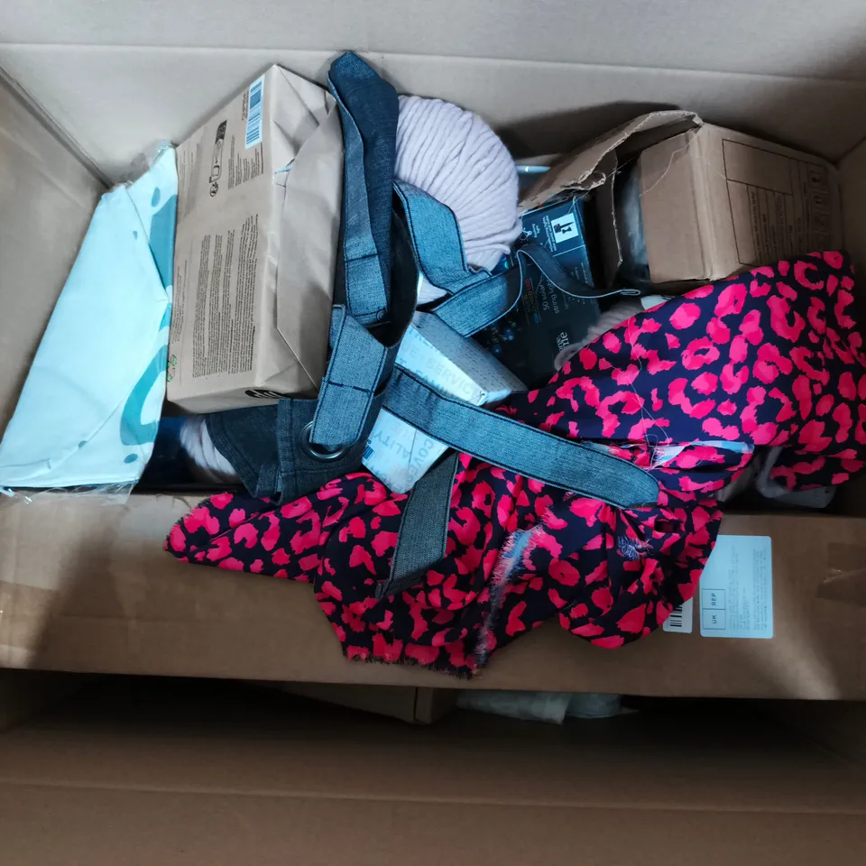 APPROXIMATELY 20 ASSORTED HOUSEHOLD PRODUCTS TO INCLUDE MOSQUITTO REPELLENT, HP INSTANT PAPER, SOLAR STRING LIGHTS, ETC - COLLECTION ONLY