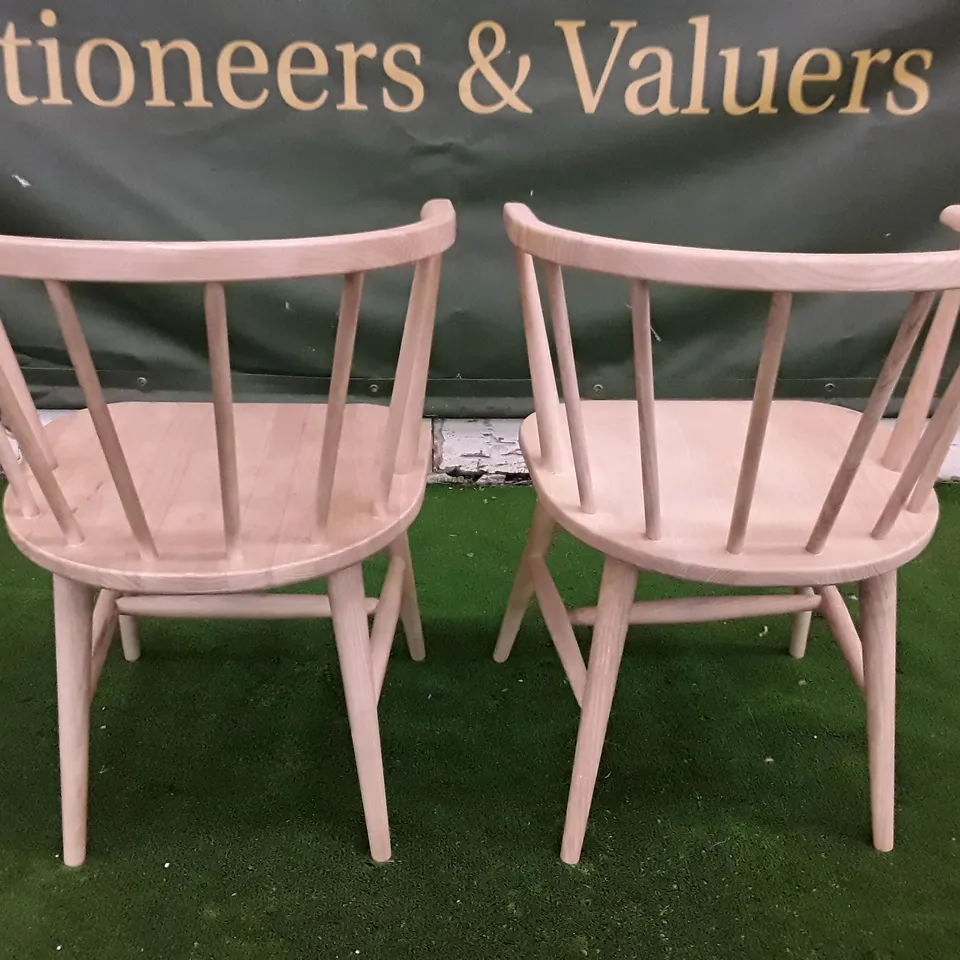 SET OF 2 OAK DINING CHAIRS