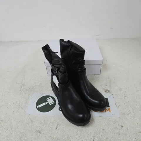 E SHOES BY EMMA ALICE BLACK BOOTS – UK 8