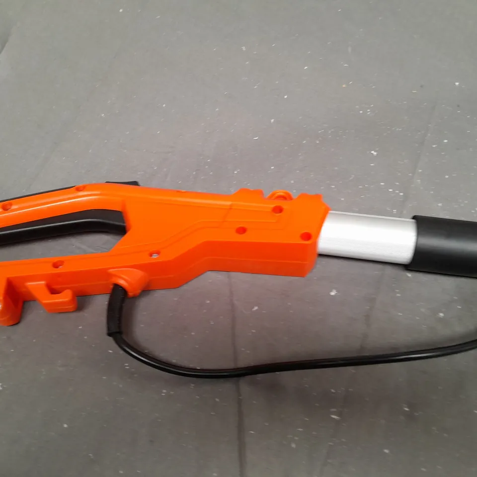 BOXED YARD FORCE 750W EXTENDABLE POLE PRUNER / COLLECTION ONLY 