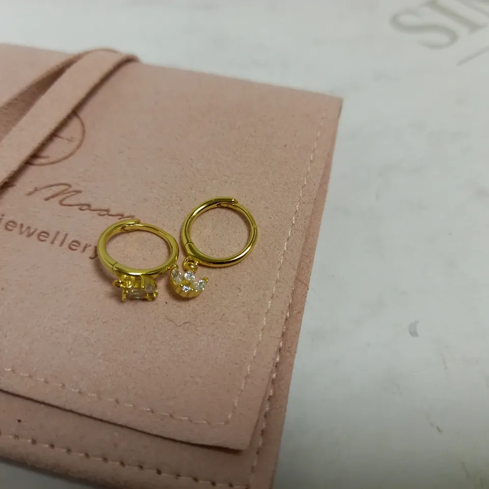 PAIR OF GOLD EFFECT LOOP EARRINGS WITH STONE DETAIL