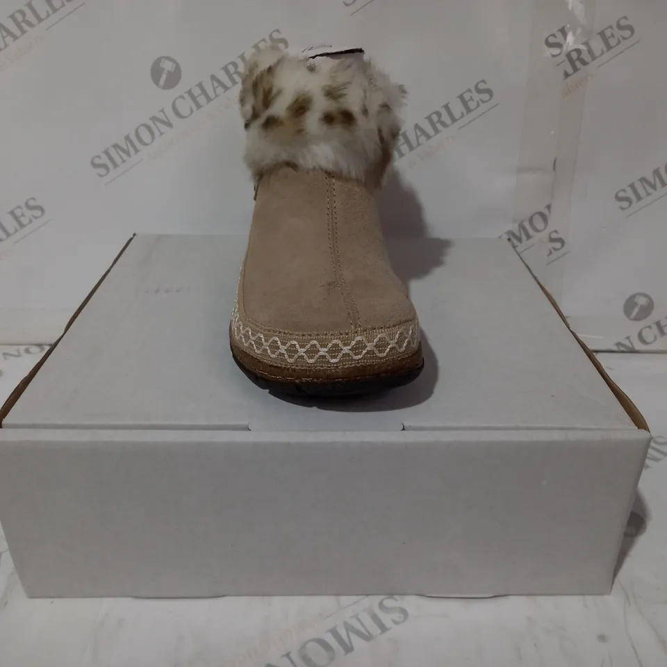 BOXED PAIR OF EARTH ORIGINS EMMALYN BEIGE BOOTIES - SIZE 5