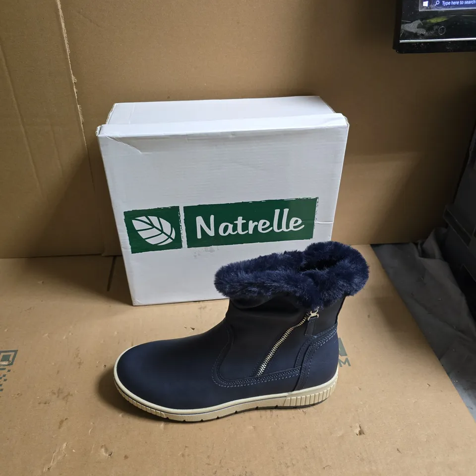 NATRELLE NAVY BLUE FAUX-FUR LINED ANKLE BOOT - UK SIZE 7