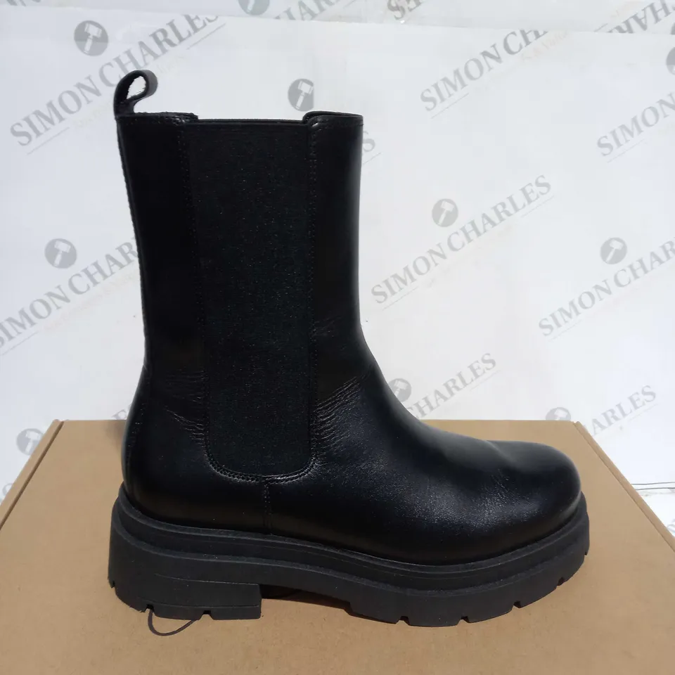 DUNE PALMZ ANKLE BOOT BLACK LEATHER SIZE 5 - BOXED