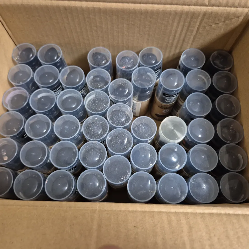 LOT OF APPROXIMATELY 55 REVLON 30ML COLOURSTAY MAKE UP ITEMS