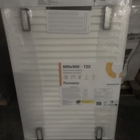 SEALED FLOMASTA 600X900 T22 STEEL PANEL RADIATOR