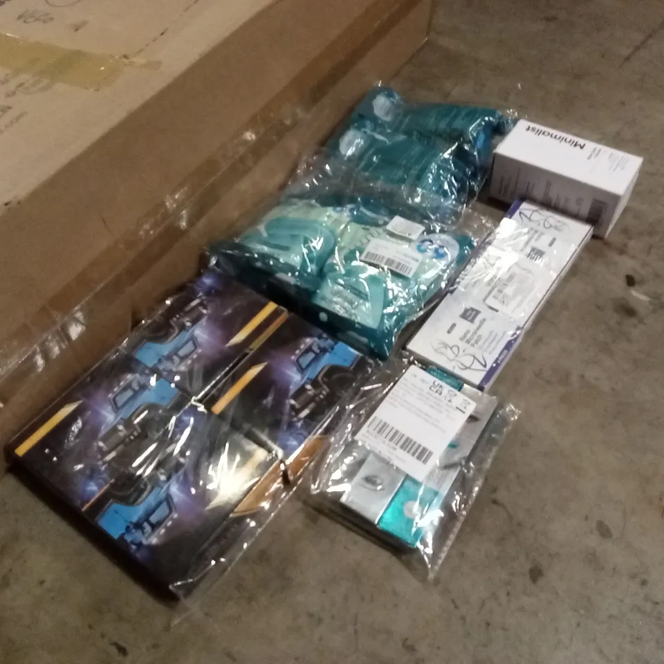 PALLET OF ASSORTED ITEMS TO INCLUDE: KIDS WOODEN PLAY KITCHEN, HEALTH AND BEAUTY PRODUCTS, LED WORK LIGHTS ETC