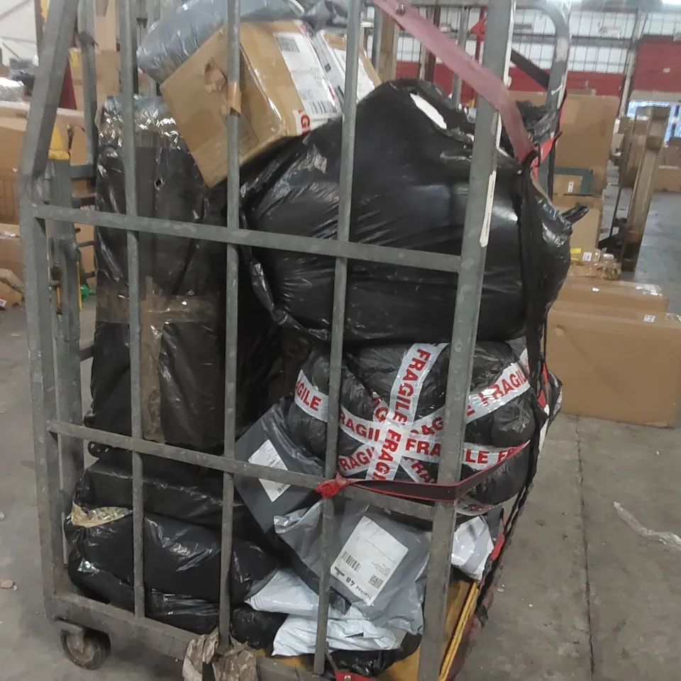 CAGE CONTAINING A LARGE QUANTITY OF ASSORTED ITEMS INCLUDING: BEDDING, EGG COOKER ECT // CAGE NOT INCLUDED