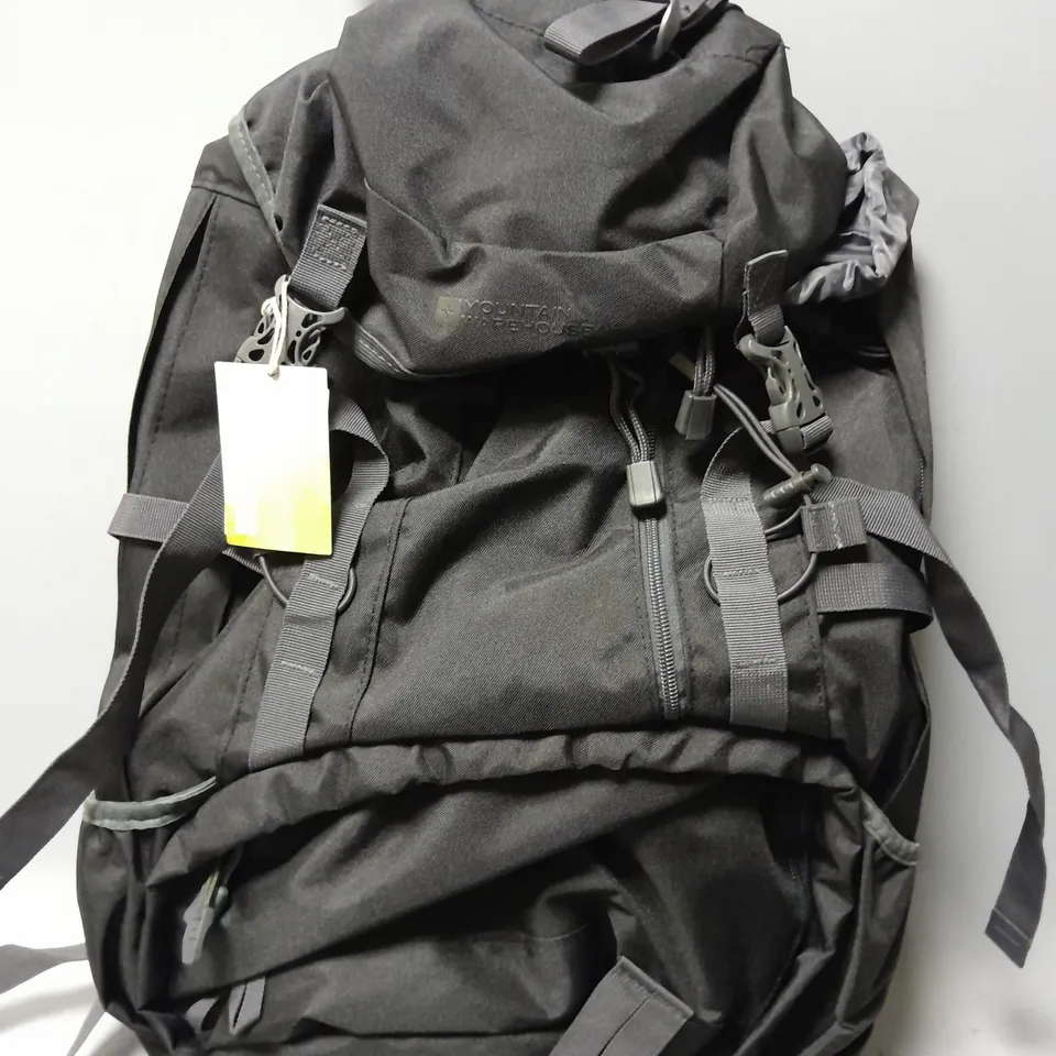 MOUNTAIN WAREHOUSE BACKPACK IN BLACK